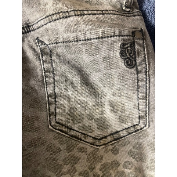 Jessica Simpson Forever Skinny Y2K Style Leopard Acid Wash Jean Low Rise Size 27 - Picture 8 of 13